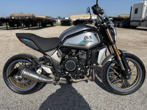 2022 CFMoto 700CL-X Sport