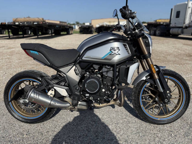 2022 CFMoto 700CL-X Sport