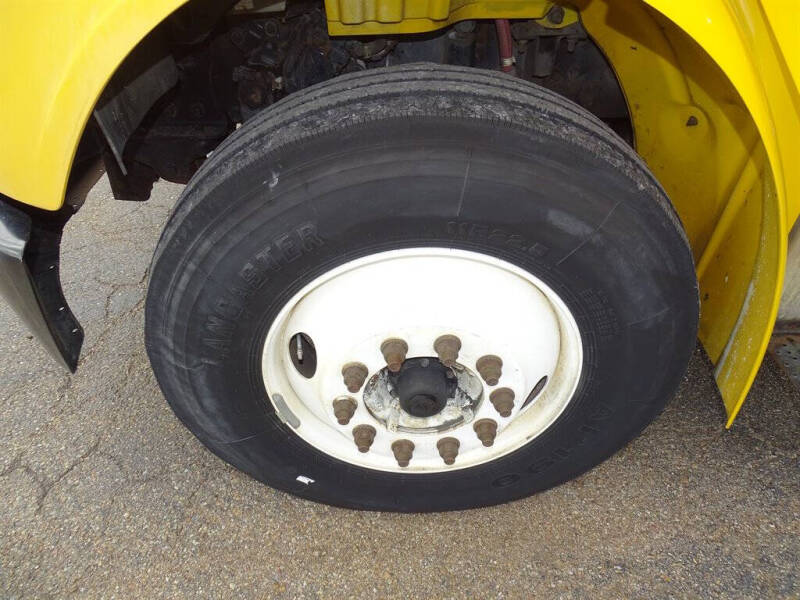 2014 Freightliner M2 106