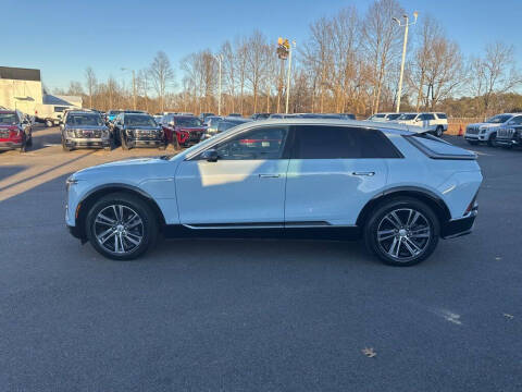 2024 Cadillac LYRIQ Luxury 1