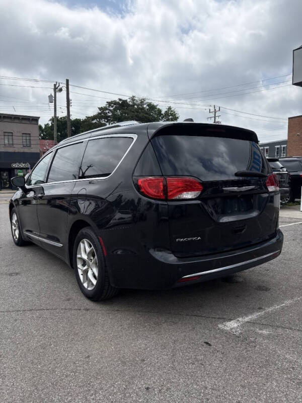 2018 Chrysler Pacifica Touring L Plus