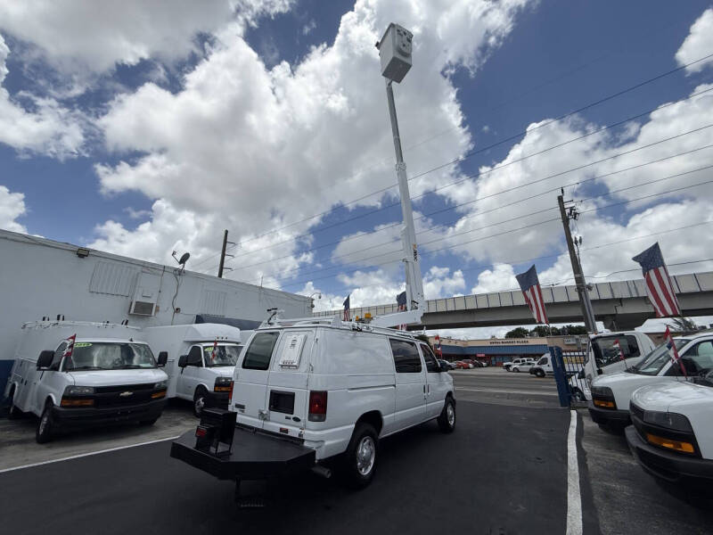 2011 Ford E-Series E-350 SD