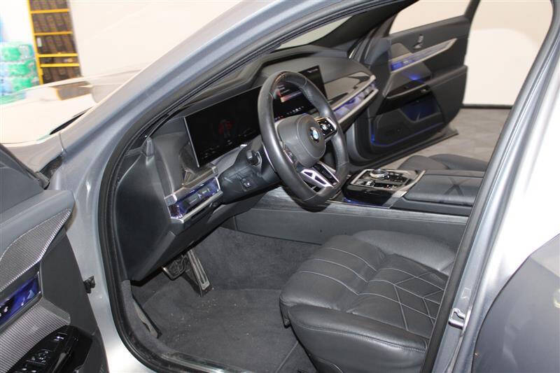 2024 BMW 7 Series 740i