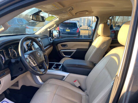 2017 Nissan Titan SL