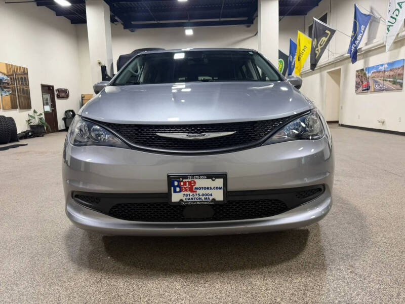2021 Chrysler Voyager L