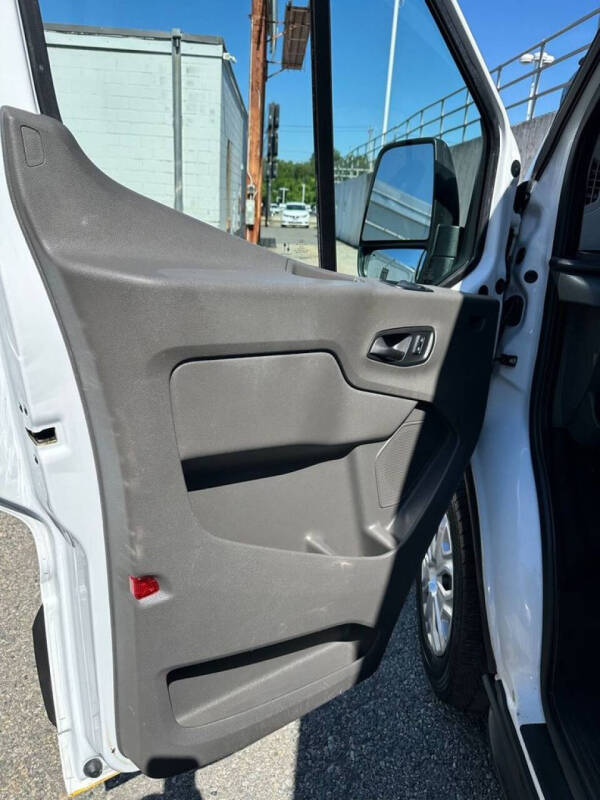 2023 Ford E-Transit