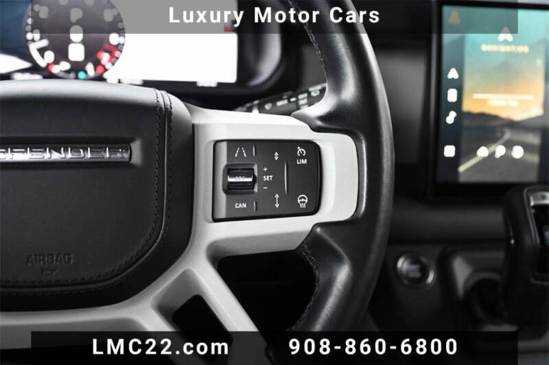 2023 Land Rover Defender 130 X-Dynamic SE