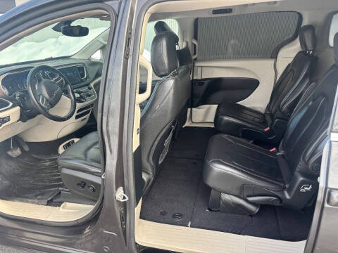 2017 Chrysler Pacifica Touring Plus