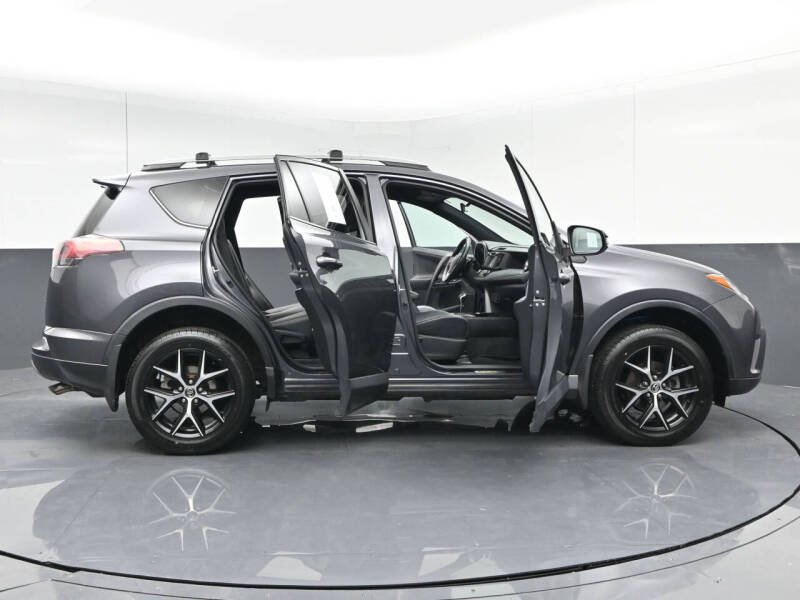 2017 Toyota RAV4 SE