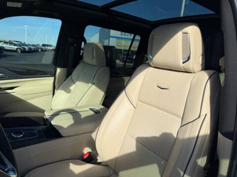 2024 Cadillac Escalade ESV Premium Luxury