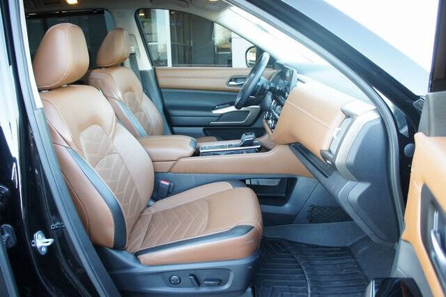 2023 Nissan Pathfinder Platinum