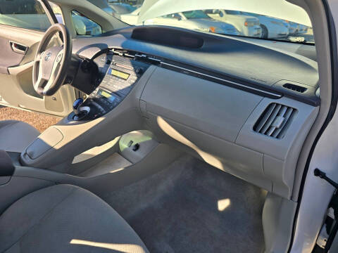 2010 Toyota Prius III