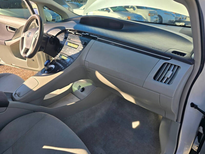 2010 Toyota Prius III