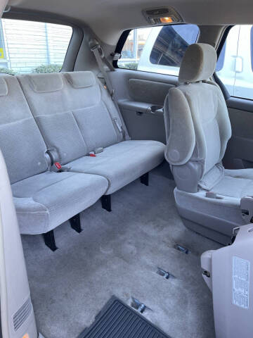2008 Toyota Sienna CE 8-Passenger