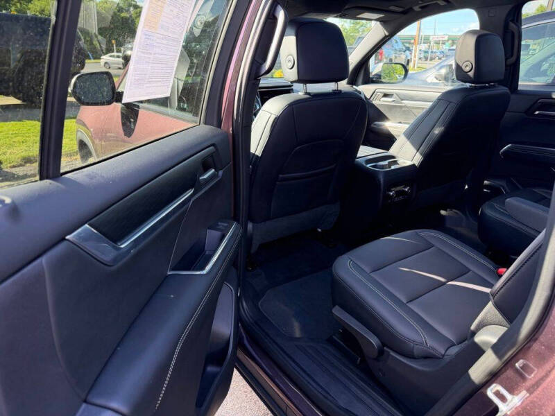 2024 GMC Acadia Elevation