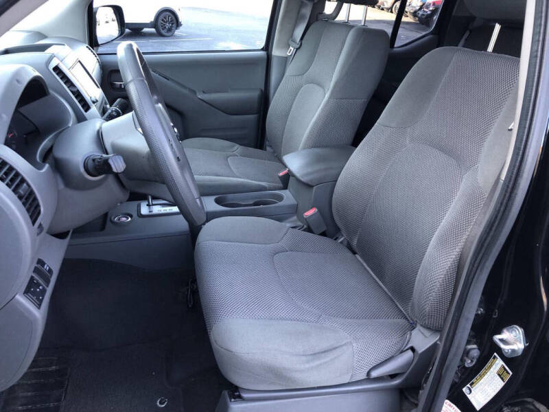 2021 Nissan Frontier SV