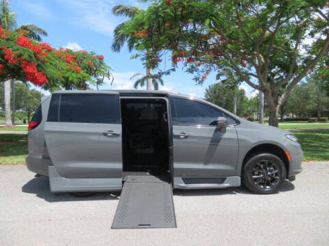 2021 Chrysler Pacifica Touring