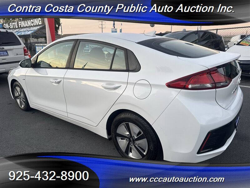 2019 Hyundai Ioniq Hybrid Blue