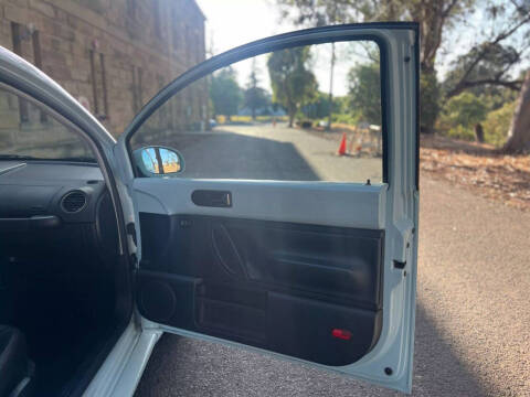 2010 Volkswagen New Beetle Base PZEV