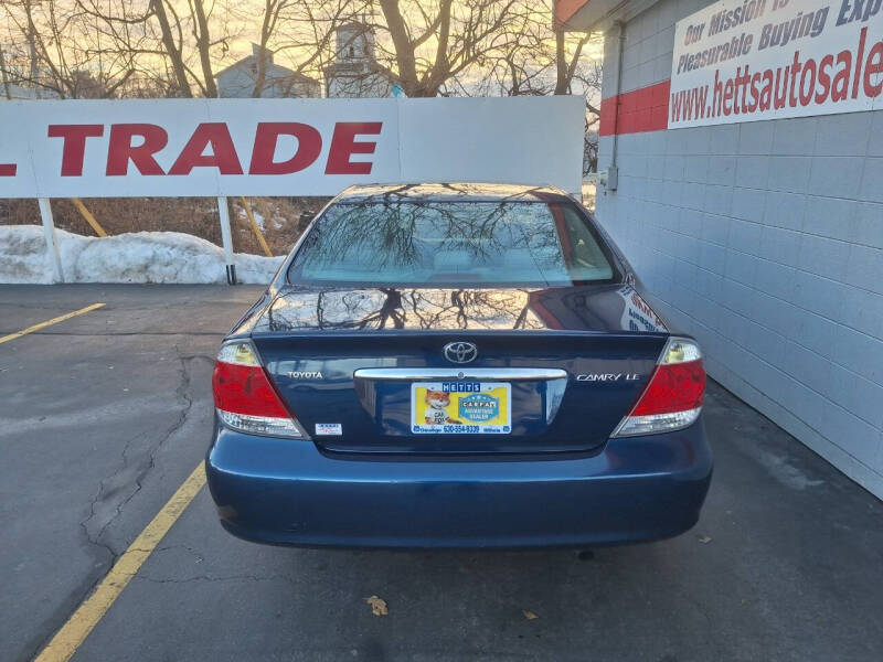2005 Toyota Camry LE