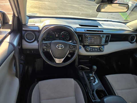 2017 Toyota RAV4 Hybrid XLE