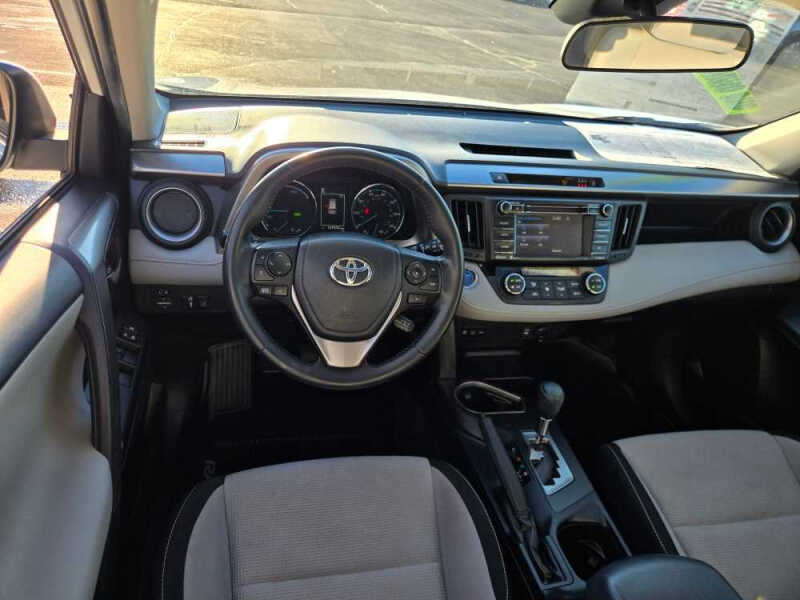 2017 Toyota RAV4 Hybrid XLE
