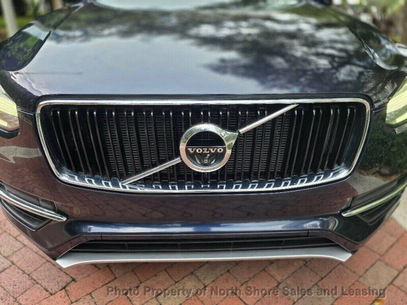 2016 Volvo XC90 T6 Momentum