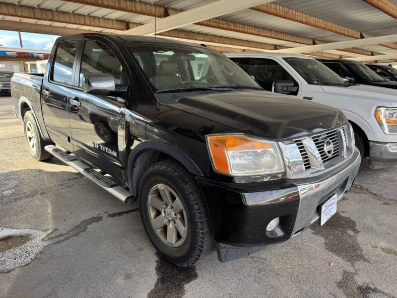 2015 Nissan Titan SV's photo