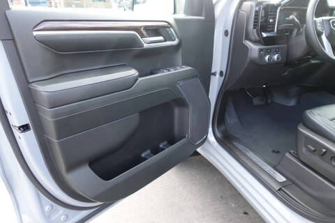 2024 GMC Sierra 1500 Elevation Standard