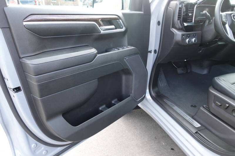 2024 GMC Sierra 1500 Elevation Standard