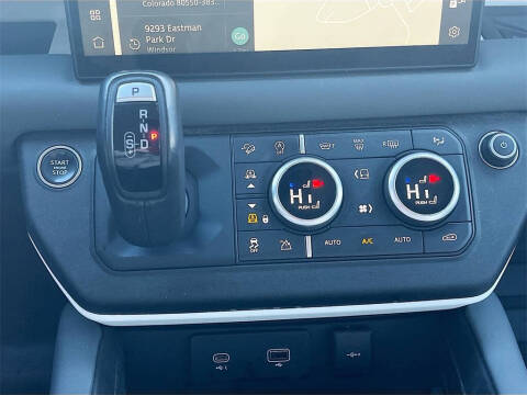 2023 Land Rover Defender 130 SE