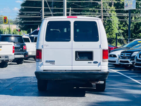 2009 Ford E-Series E-350 SD XLT