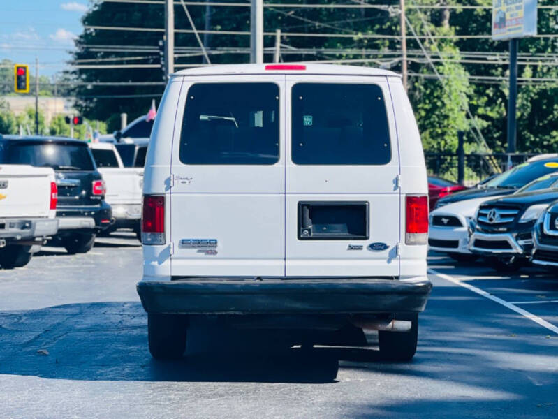 2009 Ford E-Series E-350 SD XLT