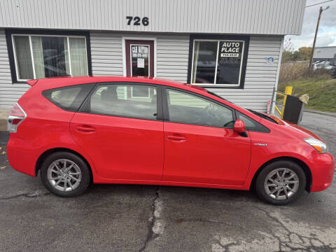 2016 Toyota Prius v Two