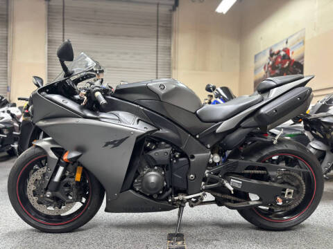 2013 Yamaha YZF-R1