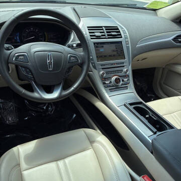 2017 Lincoln MKZ Hybrid Premiere