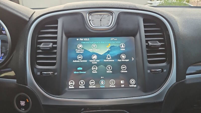 2019 Chrysler 300 Touring