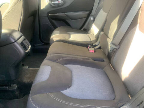 2014 Jeep Cherokee Sport