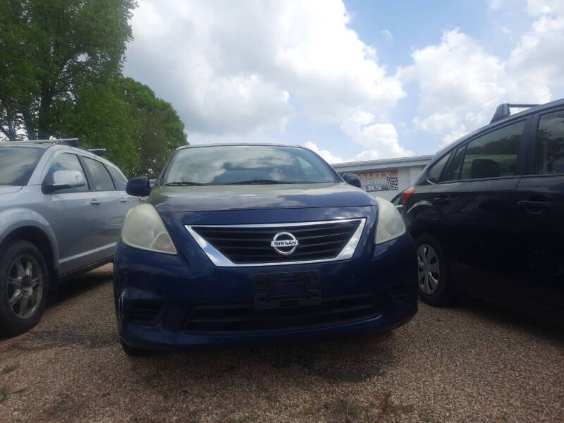 2012 Nissan Versa SV