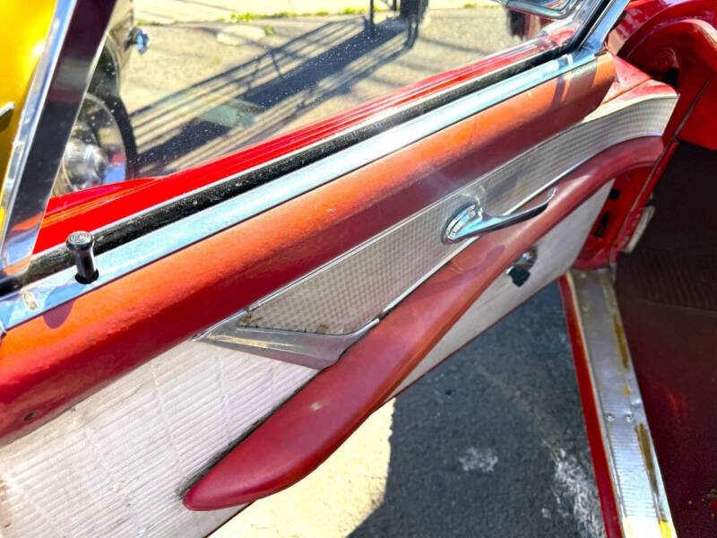 1957 Ford Thunderbird