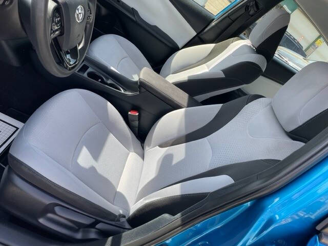 2020 Toyota Prius LE AWD-e