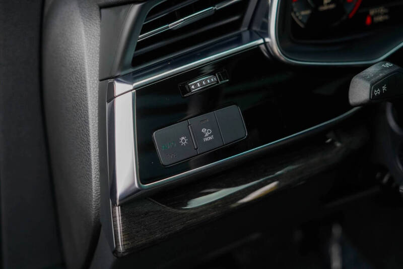 2019 Audi Q8 quattro Premium 55 TFSI