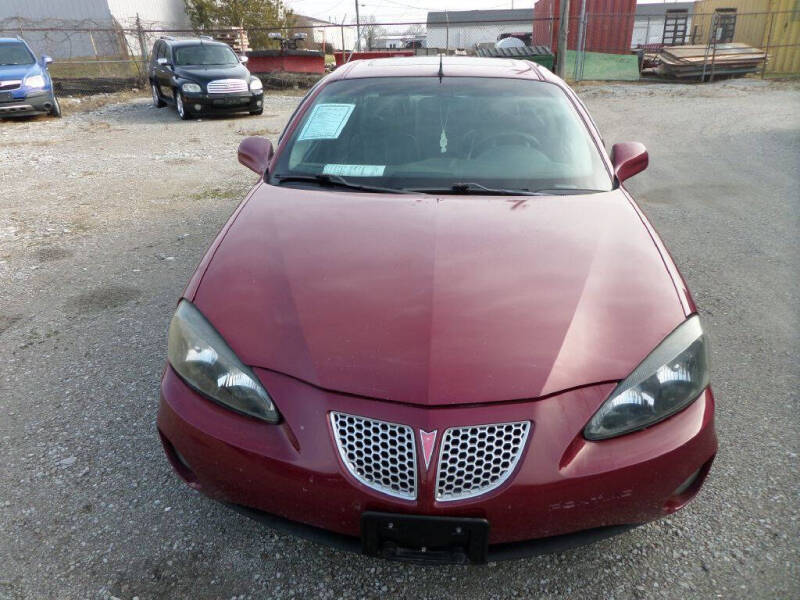 2005 Pontiac Grand Prix GT photo 14