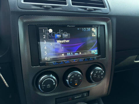 2012 Dodge Challenger R/T Plus