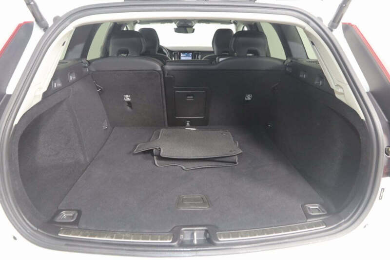 2024 Volvo V60 Cross Country B5 Plus