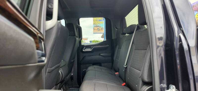 2025 GMC Sierra 1500 Elevation