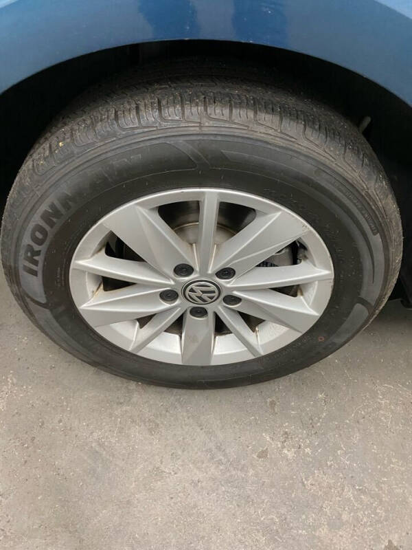 2019 Volkswagen Golf SE