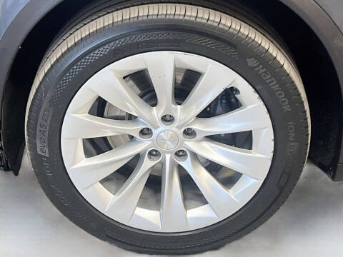 2019 Tesla Model X Standard Range