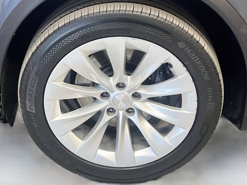 2019 Tesla Model X Standard Range