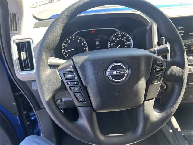 2025 Nissan Frontier SV